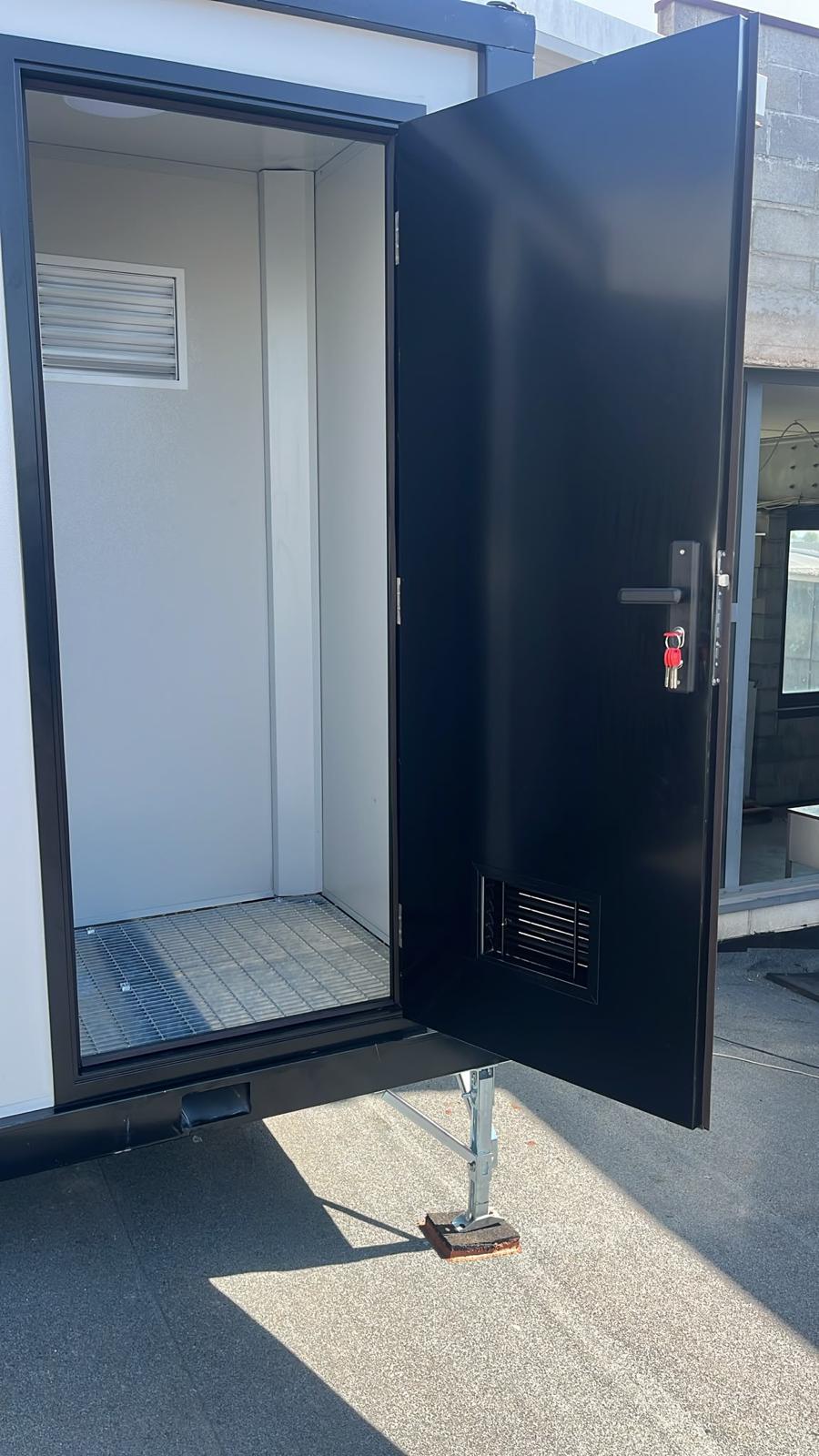 Lavoro eseguito 5 — box prefabbricata coibentata realizzata da Doctor Haus
