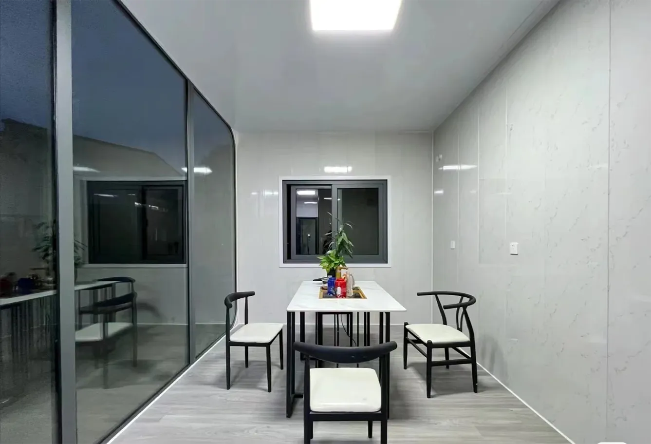 Foto Apple Cabin 51 — Doctor Haus catalogo modulari prefabbricati